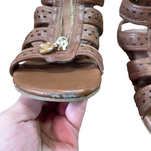 Michael Kors Gladiator Sandals Girls Size 13, Tan/Brown In colour - Picture 8 of 16